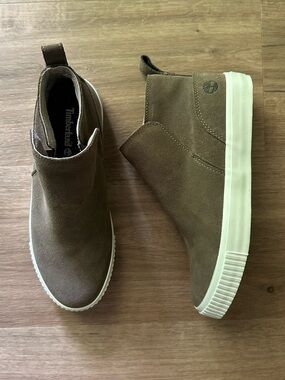 Timberland Women’s Size 7 Tan Suede Booties with White Sole